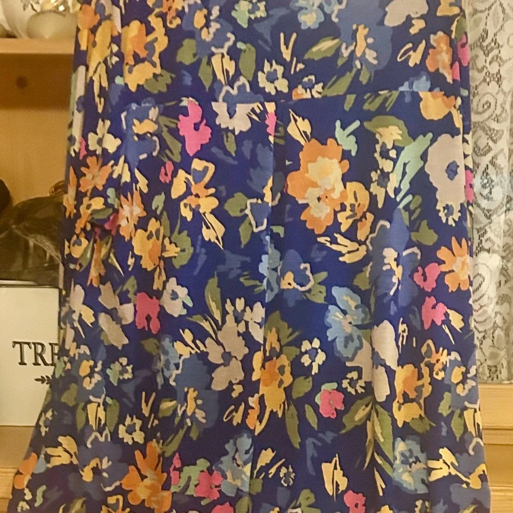 Scarlett Royal Blue Floral V-Neck Blouse - Picture 4 of 4